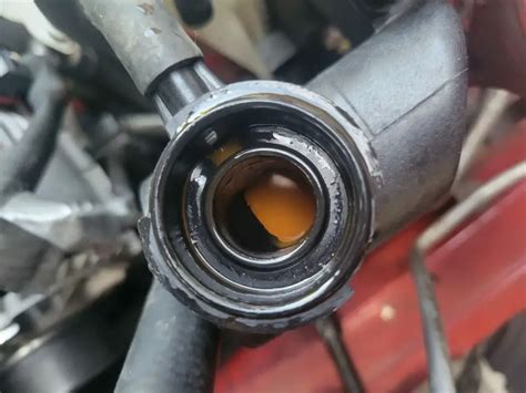 Coolant in Oil: Symptoms, Causes and Fixes – Rx。